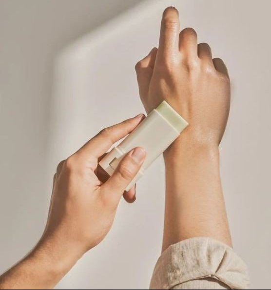 Matte Sun Stick: Mugwort + Camilia (spf 50+ Pa++++)